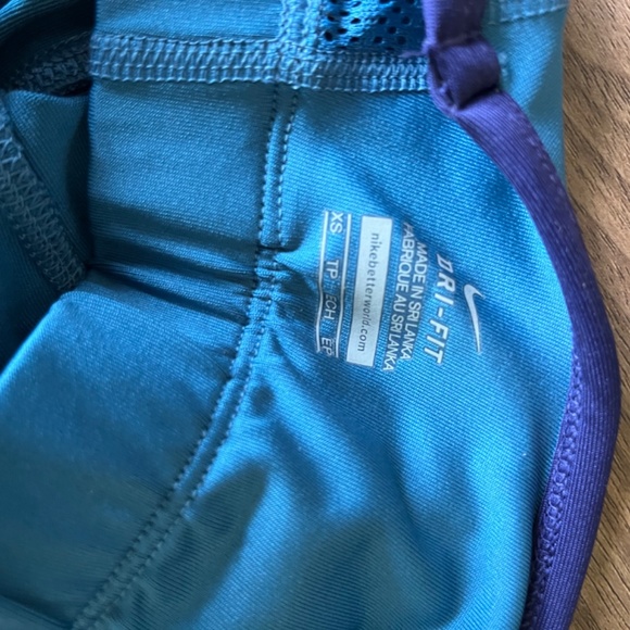 Ladies Nike XS Tank Top - Excellent Used Condition - Picture 3 of 3